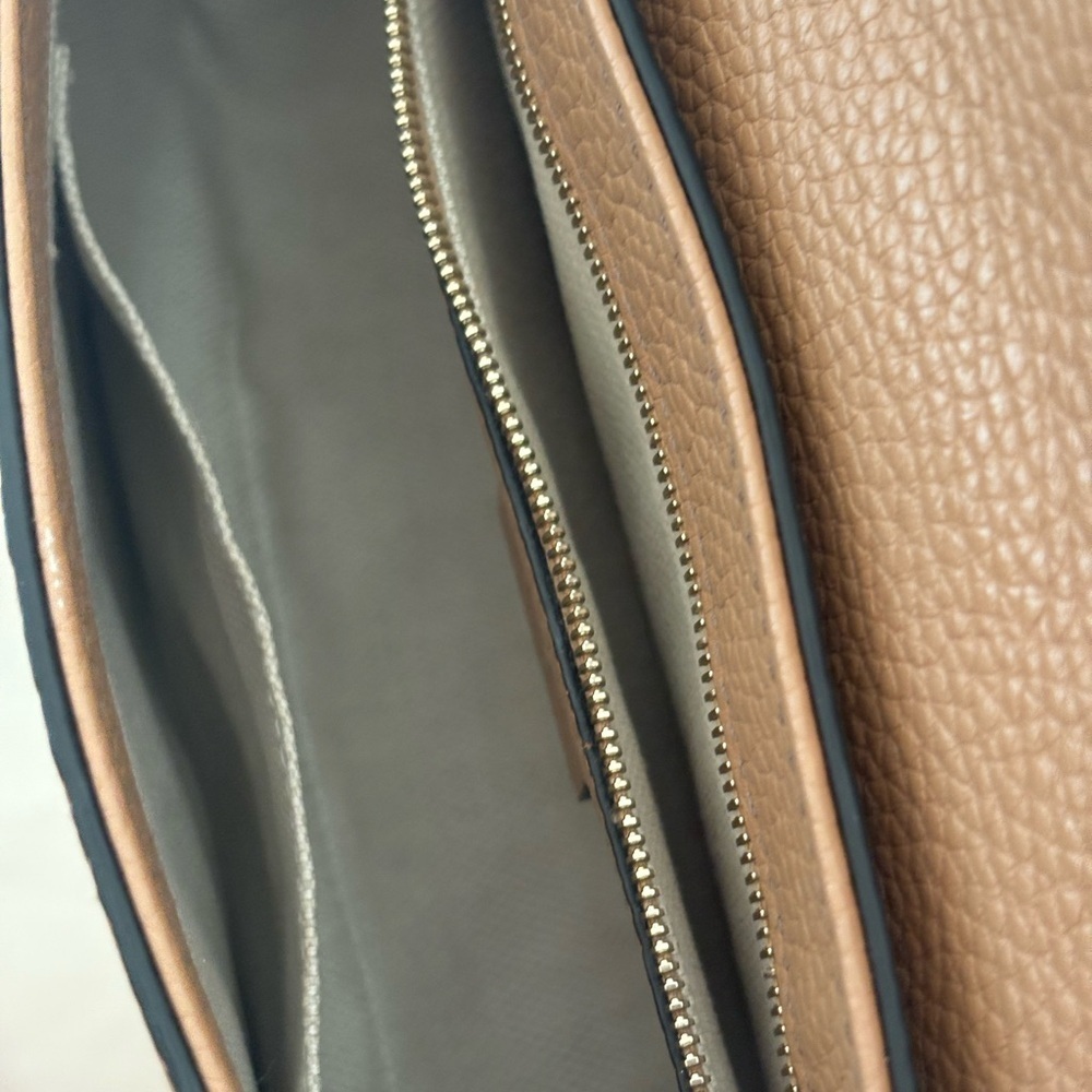 Gucci SoHo Disco GG Crossbody Flap Camelia Beige bag - Picture 15 of 16